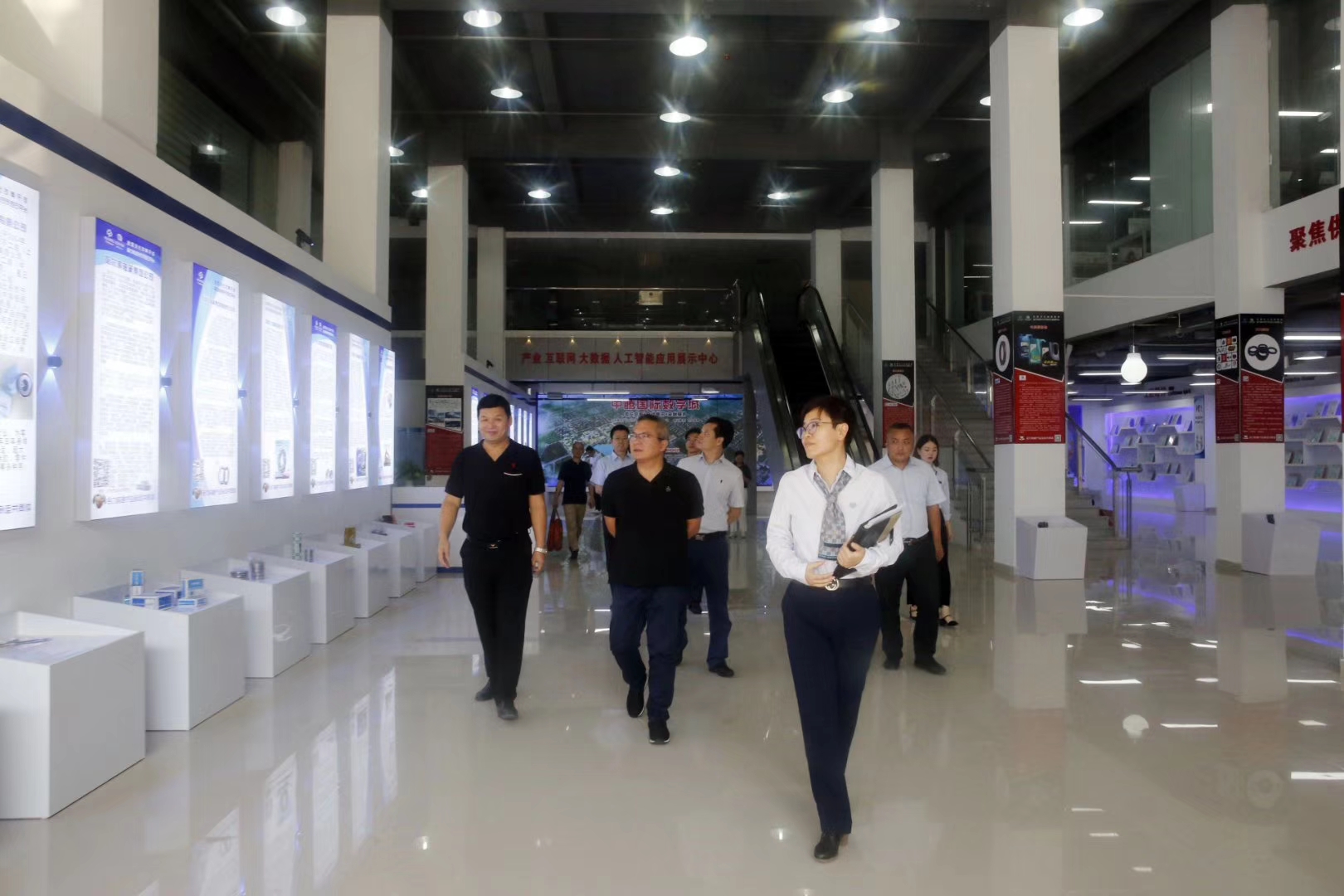 深圳營(yíng)銷中心(xin)